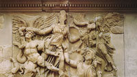 Фриза Пергамского алтаря (фрагмент)